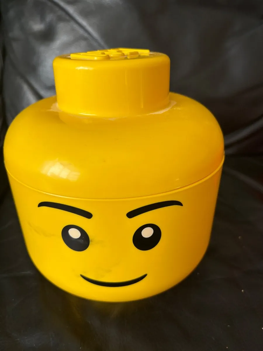 Lego storage head