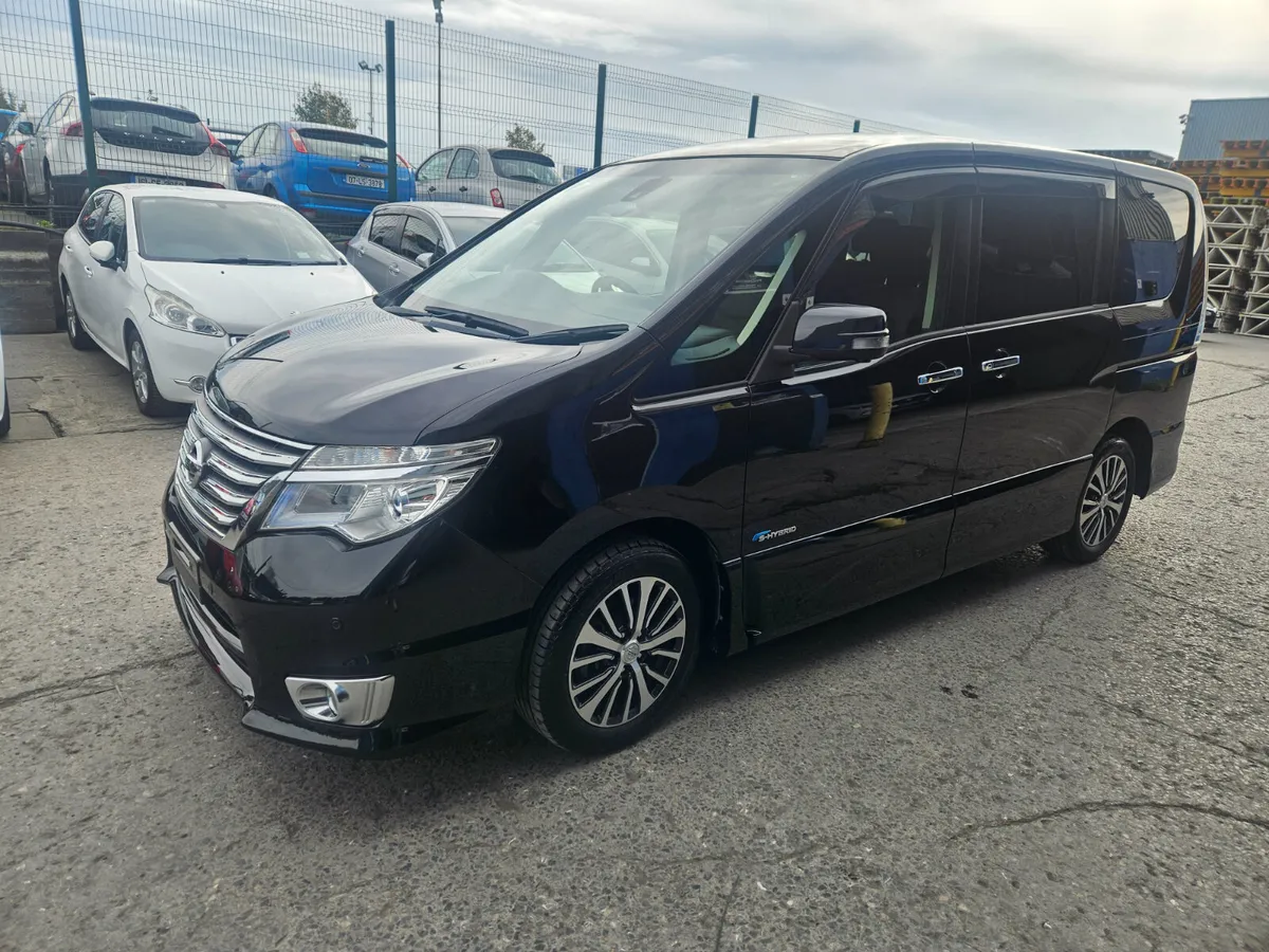 2015 Nissan serrena hybrid Automatic 8 seater - Image 3