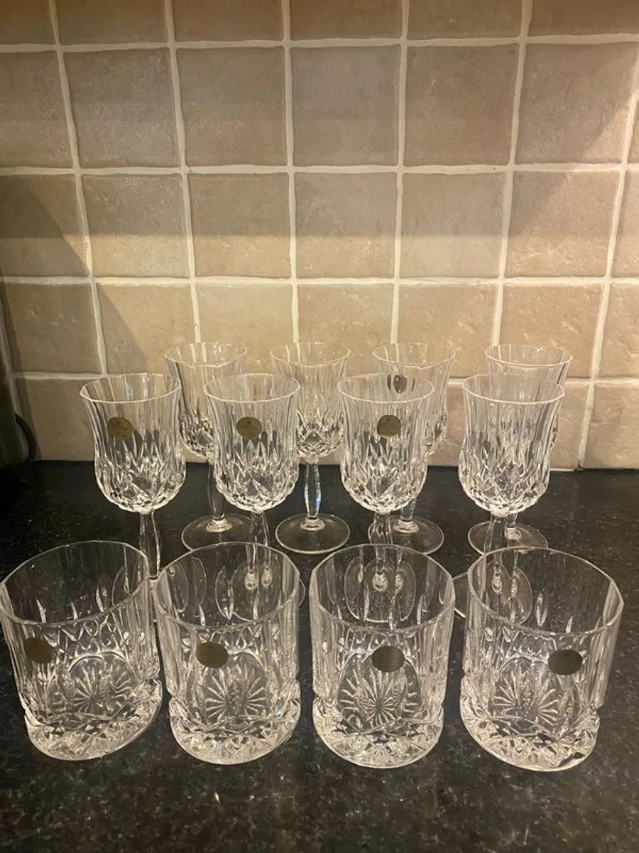 Crystal Wine glasses (8) & tumblers (4) - Image 1