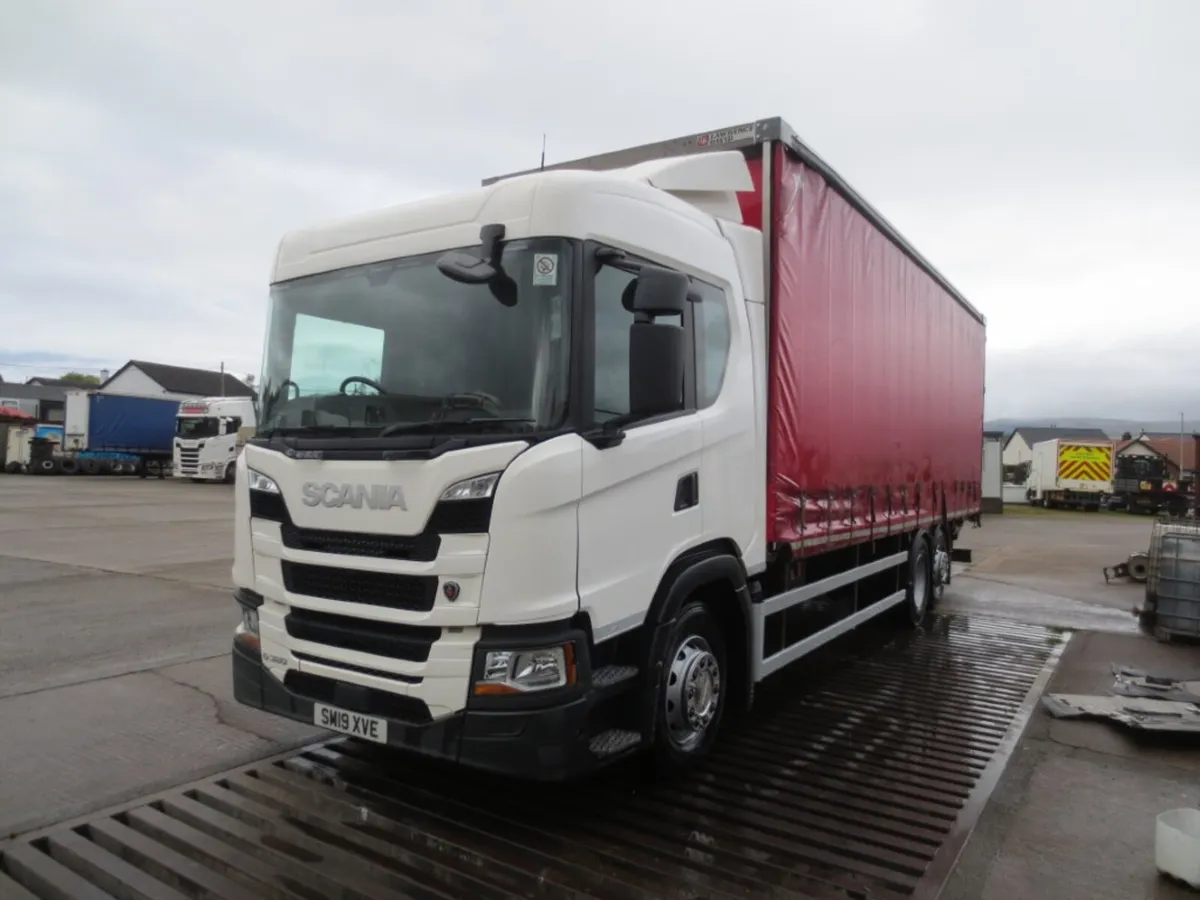 2019 Scania 6x2 Curtainsider - Image 3