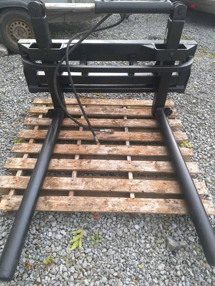 Hydraulic Bale Handler - Image 1