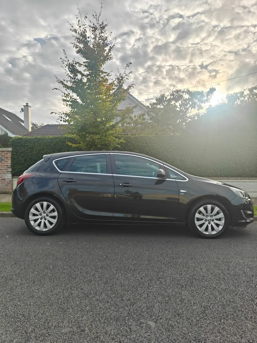 141 Vauxhall (Opel) Astra 2.0 CDTi Elite 165PS - Image 4