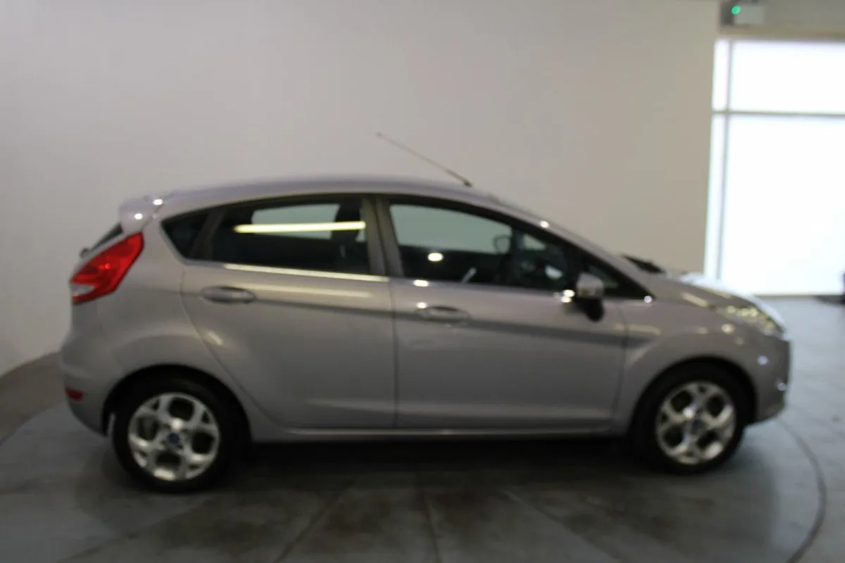 Ford Fiesta 1.4 Tdci Titanium 5DR - Image 4