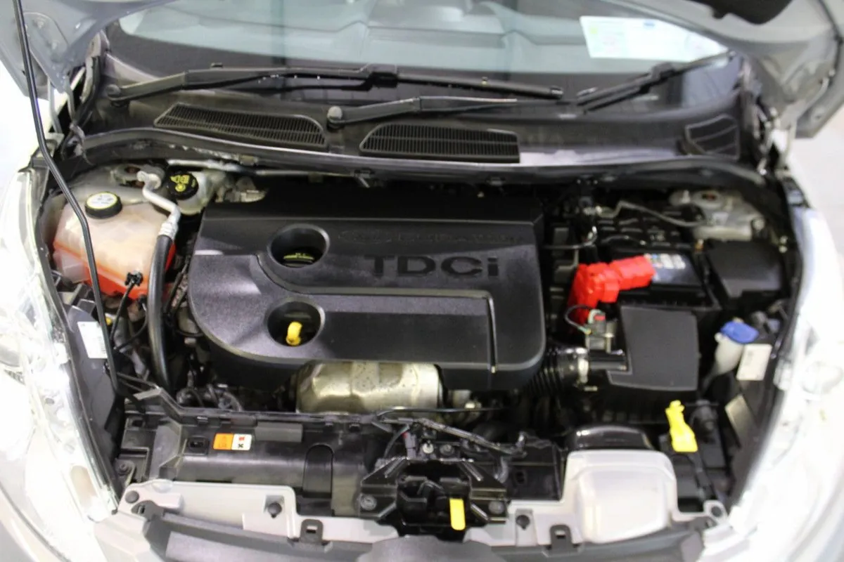 Ford Fiesta 1.4 Tdci Titanium 5DR - Image 4