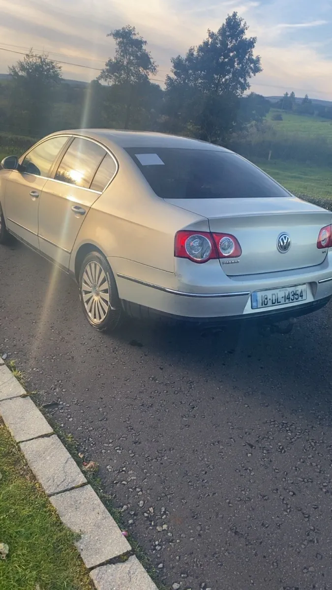 2.0 litre volkswagen Passat - Image 2