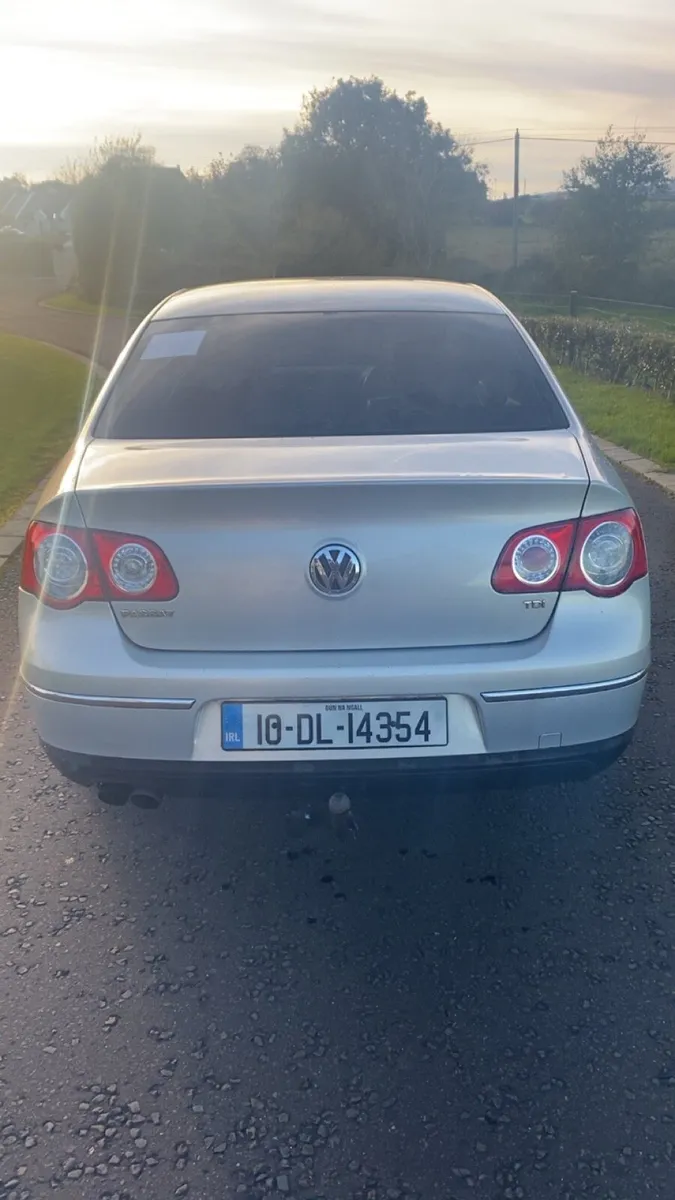 2.0 litre volkswagen Passat - Image 3