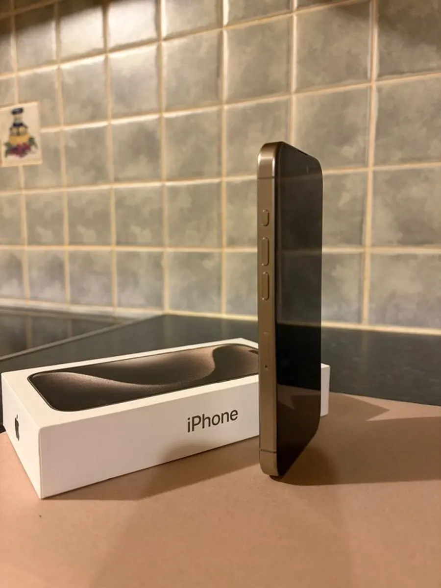 iPhone 15 Pro 256gb - Image 2