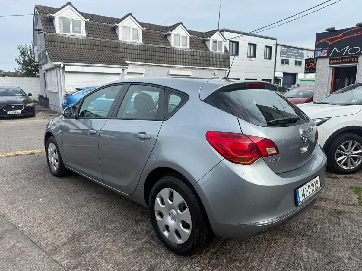 Opel Astra 2014 Low Mileage - Image 4