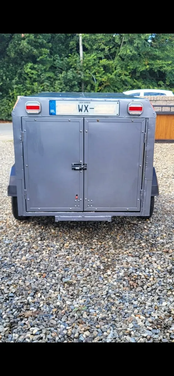 Camping trailer - Image 1