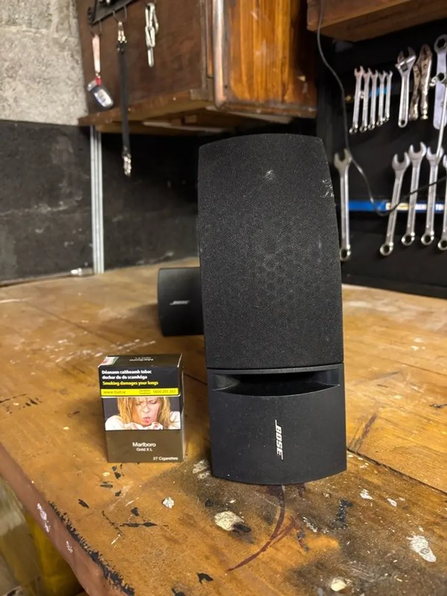 2x Bose speakers . - Image 4