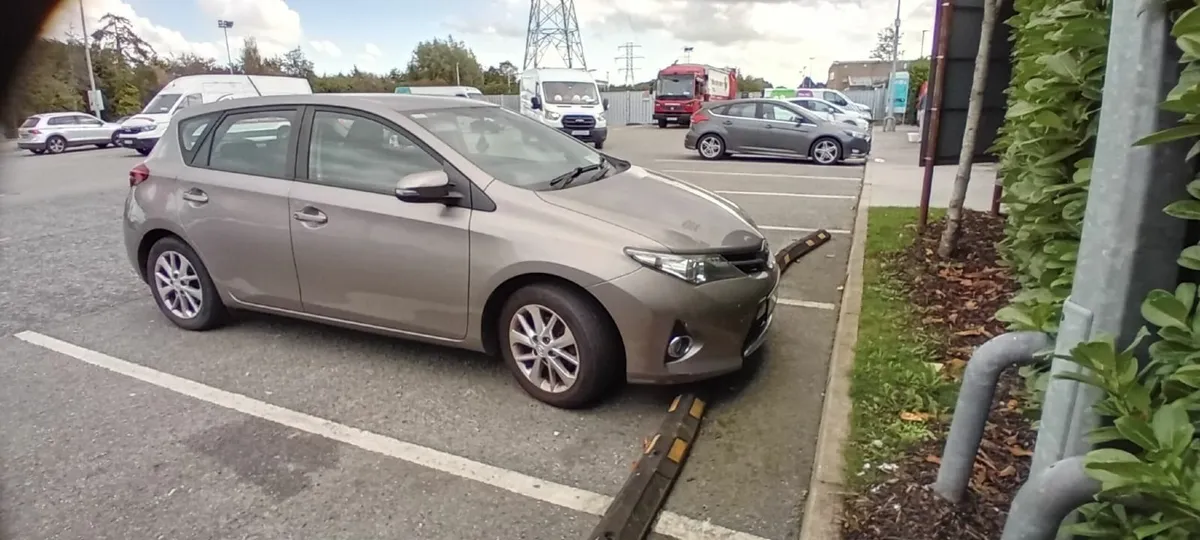 Toyota Auris 2014 - Image 3