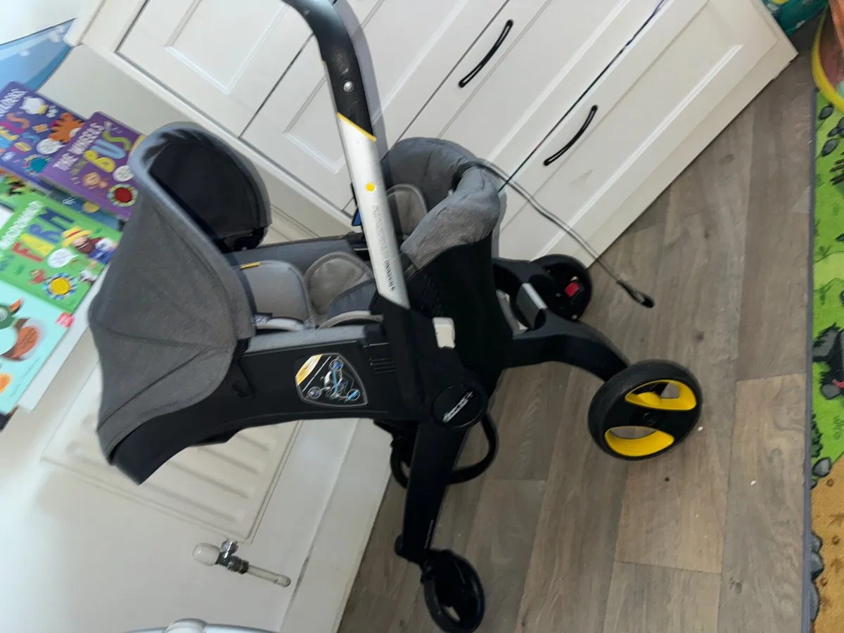 Donna car seat & rain cover - Image 1