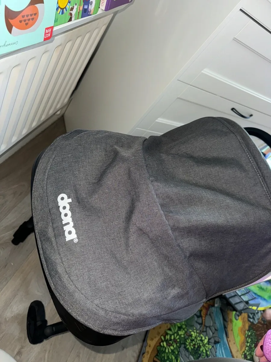 Donna car seat & rain cover - Image 4