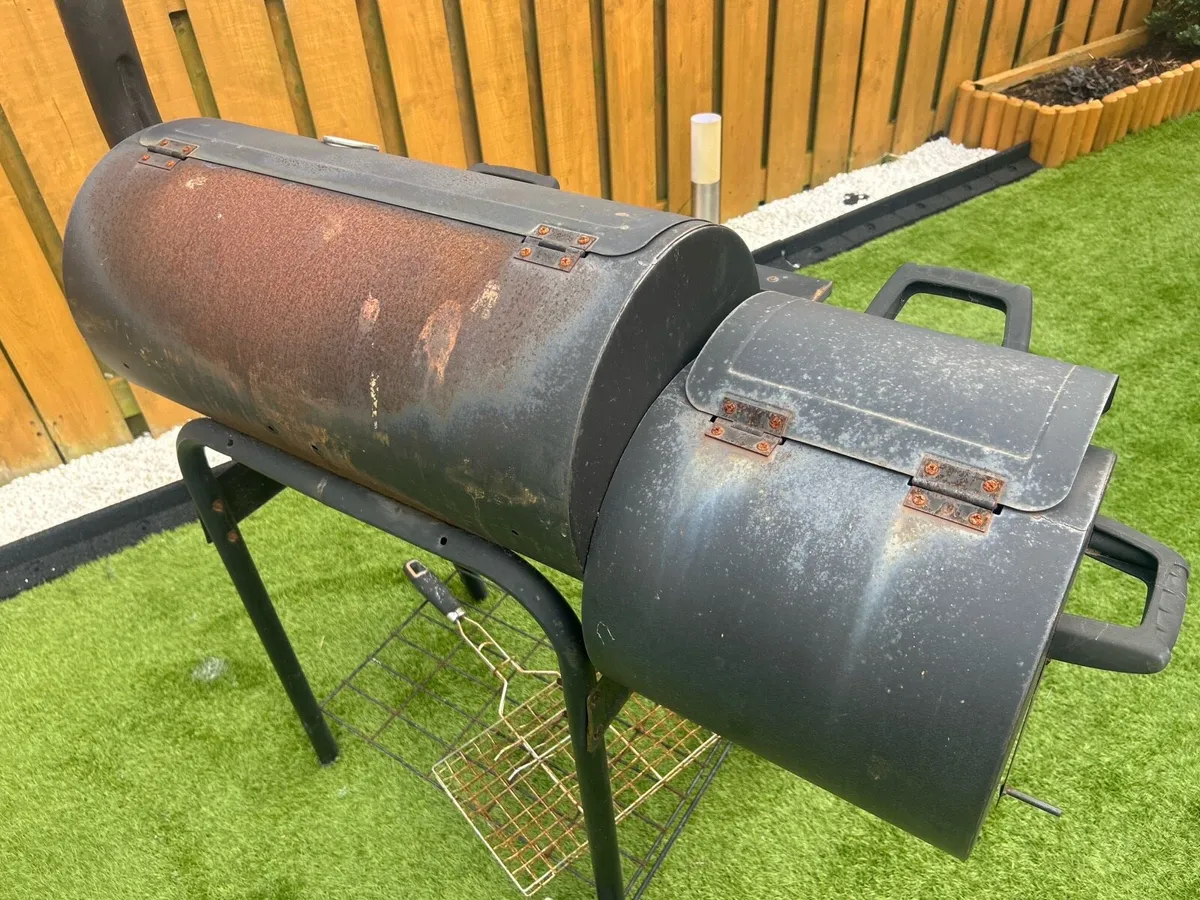 Charcoal BBQ Smoker with Side Firebox – Working - Image 2