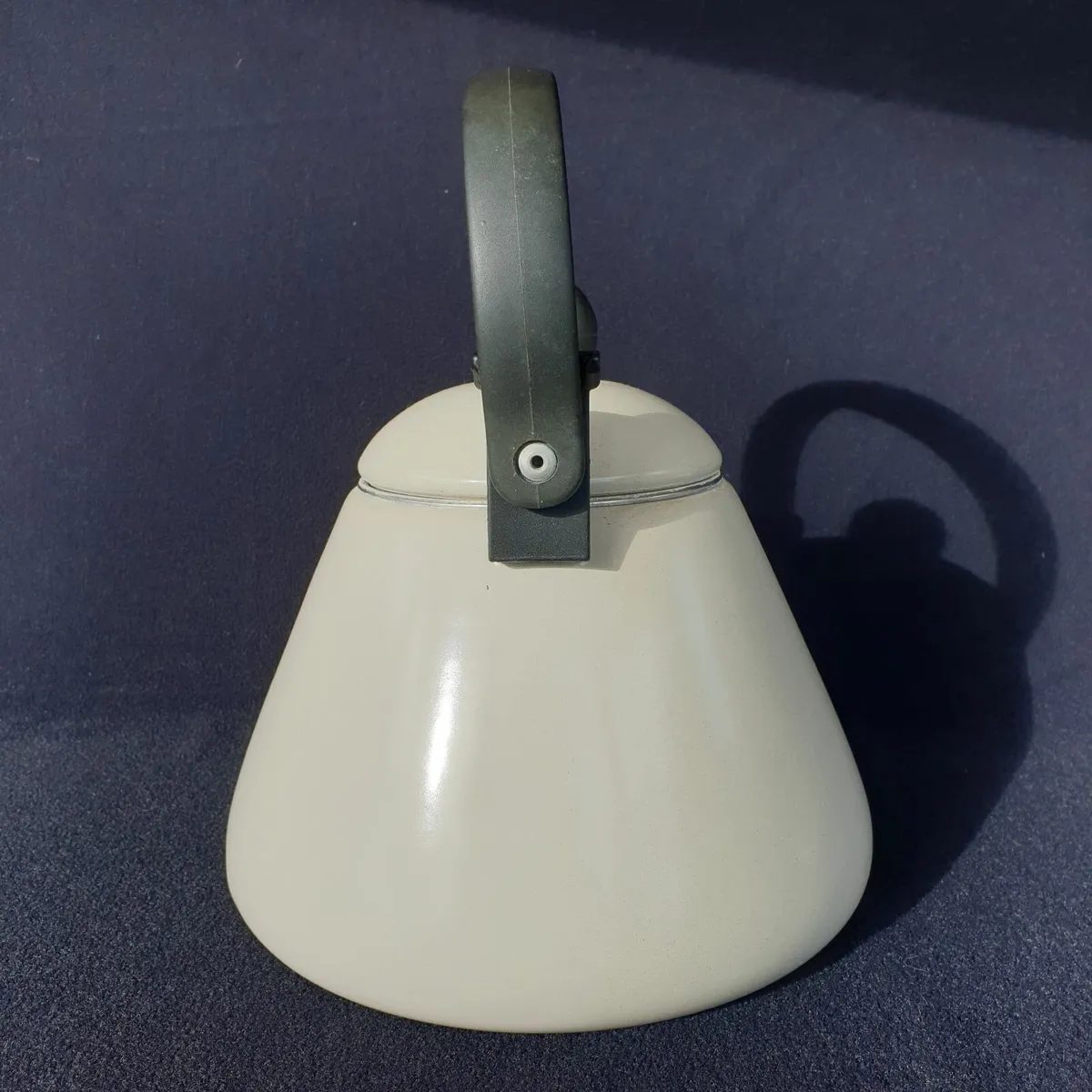 Le Creuset 1.6 Litre Kone kettle - Image 2
