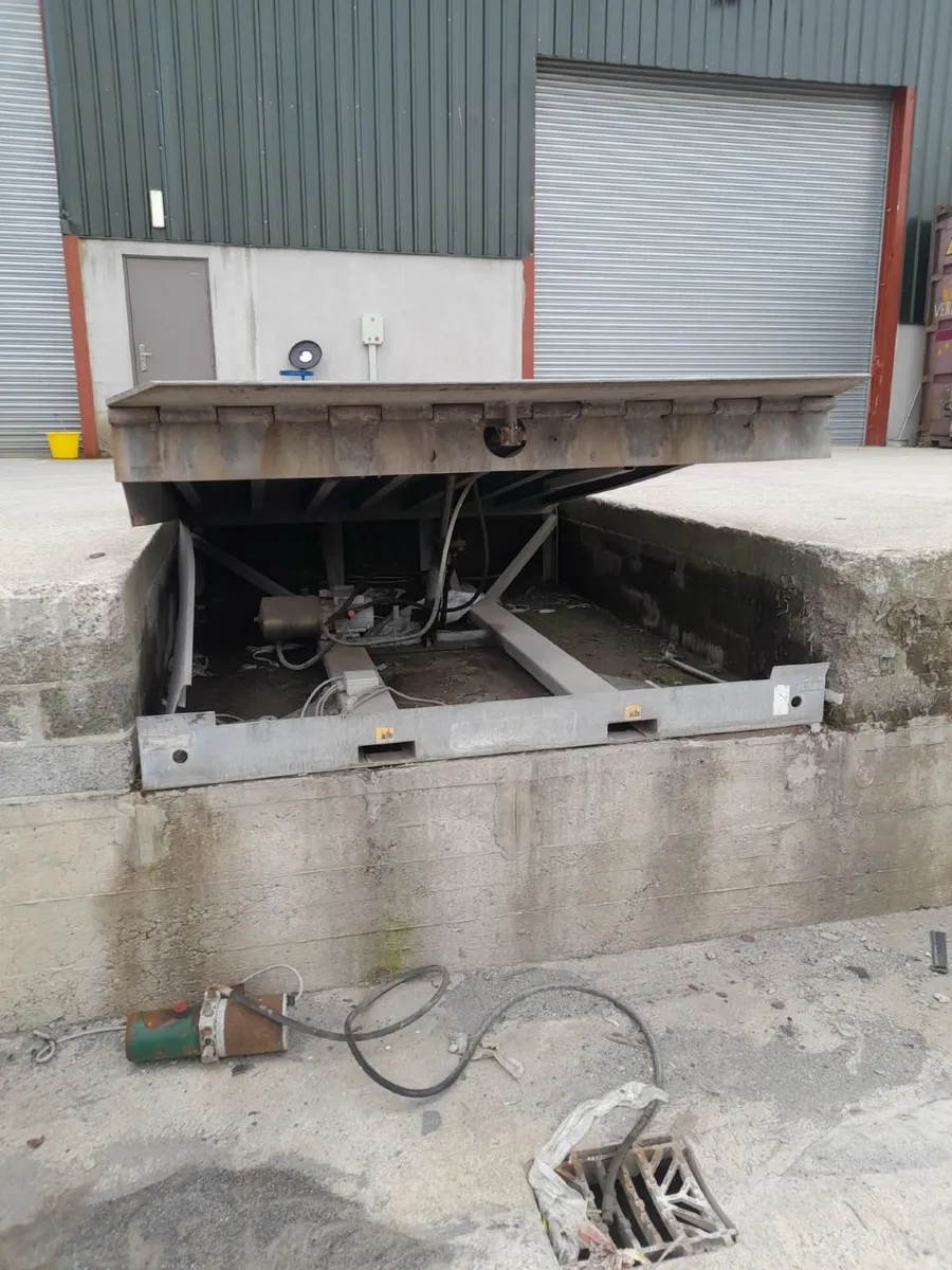 ##### Wanted Hydraulic Warehouse Loading Ramp #### - Image 1