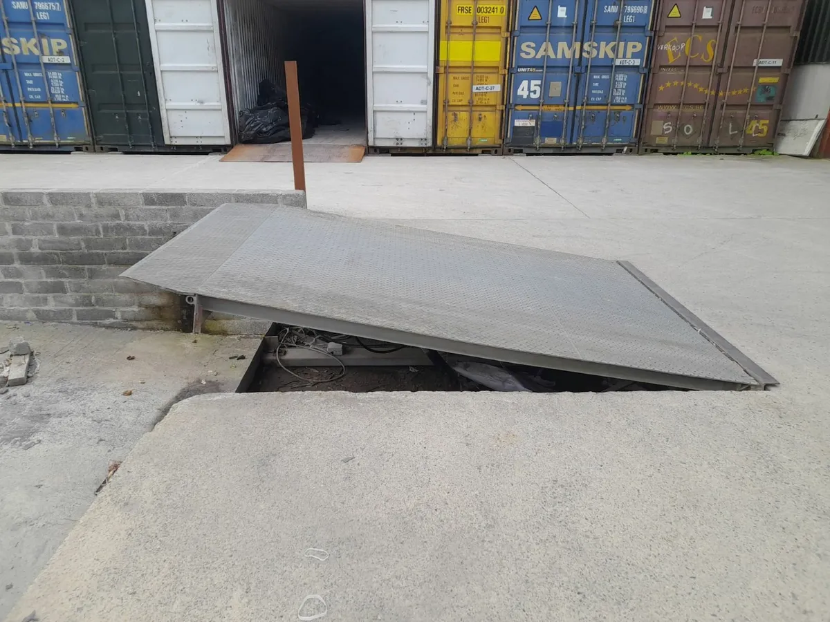 ##### Wanted Hydraulic Warehouse Loading Ramp #### - Image 4