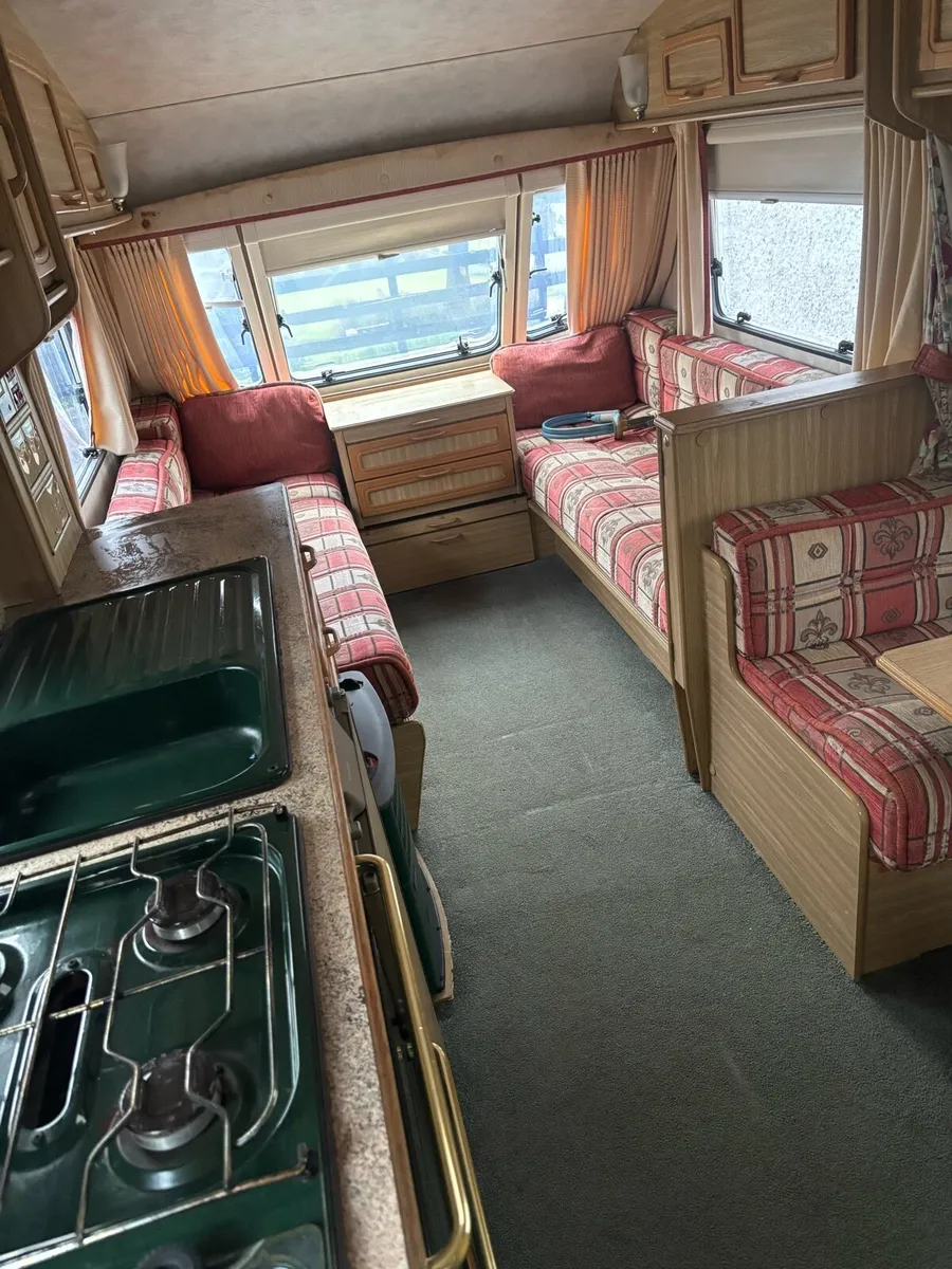 2004 Eddies caravan - Image 2