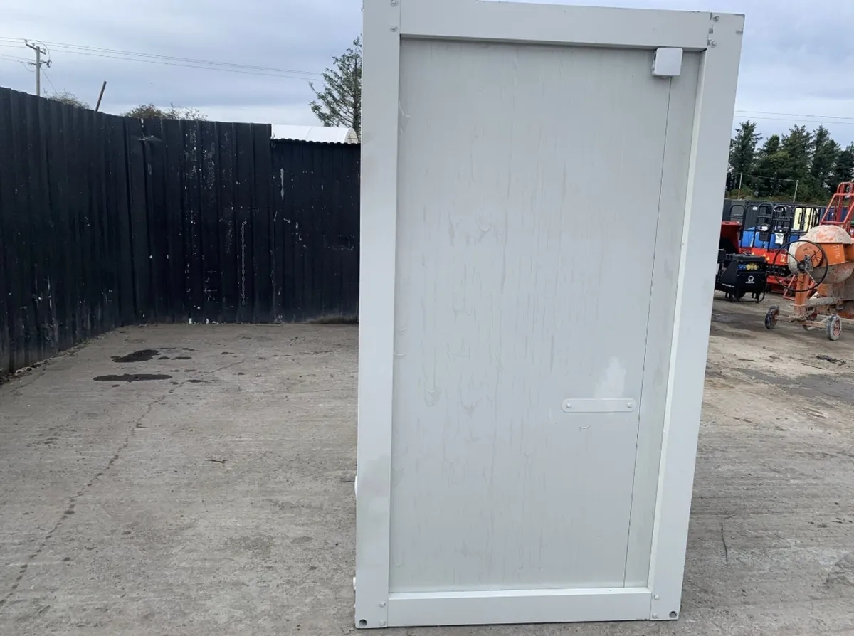 Adacon Portable Double Toilet Cabin - Image 4