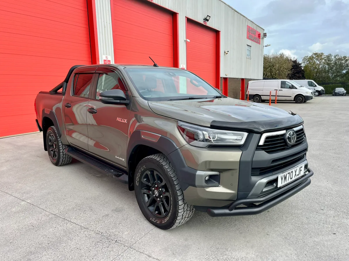 2021 Toyota Hilux 2.8 Invincible X - Image 2