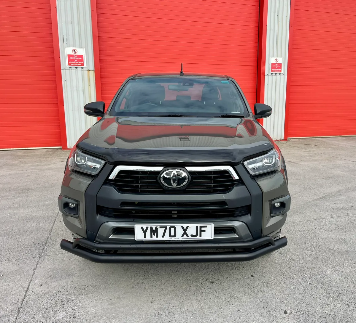 2021 Toyota Hilux 2.8 Invincible X - Image 3