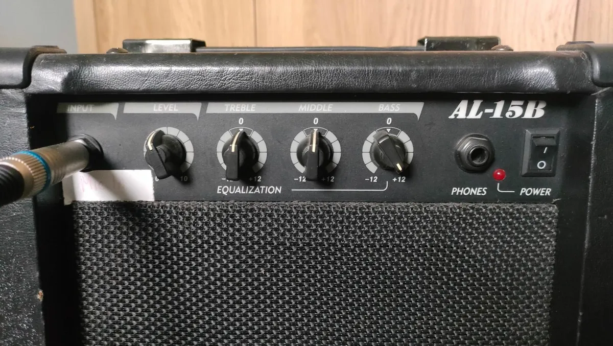 Electric Guitar, Amp & Stand - Image 4