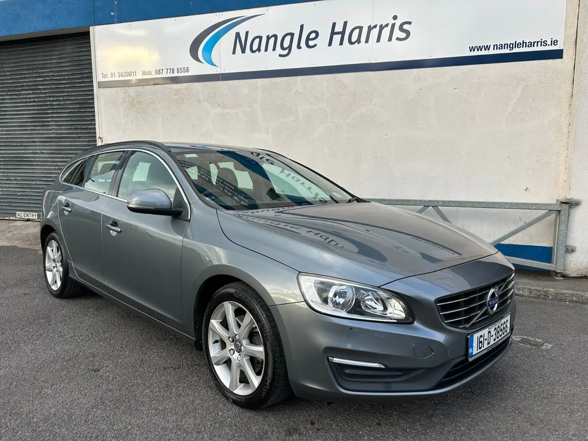 Volvo V60. FULL LEATHER. LOW KMS - Image 4