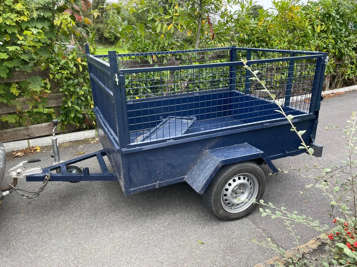 Trailer - Image 1