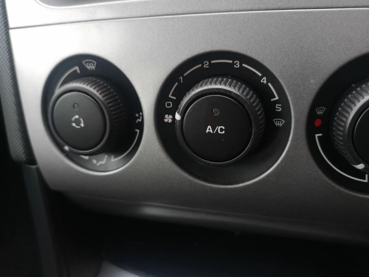 Peugeot 308 2010 - Image 3