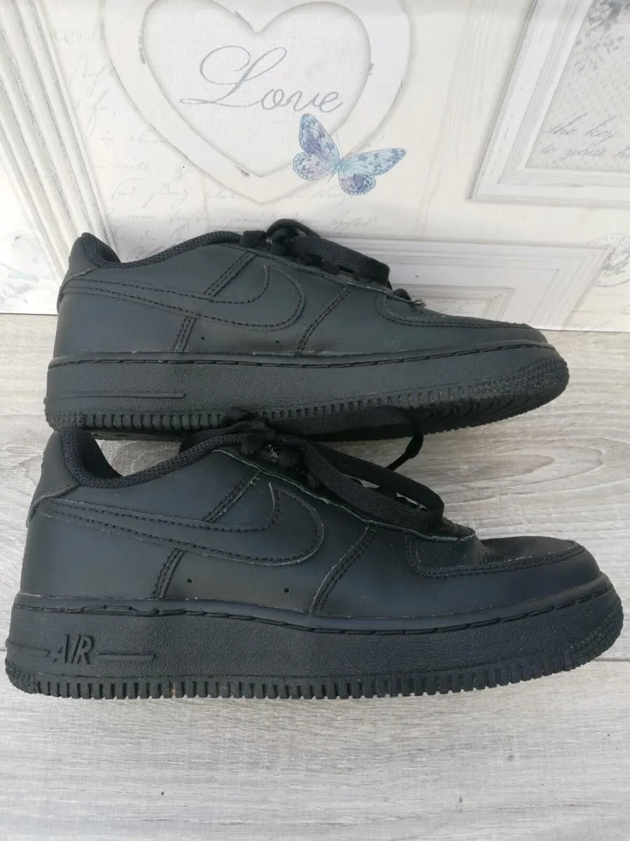 Nike Air force 1 boys black trainer shoe UK 3 - Image 2