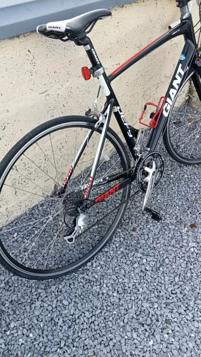 GIANT DEFY RACER BIKE - Image 3