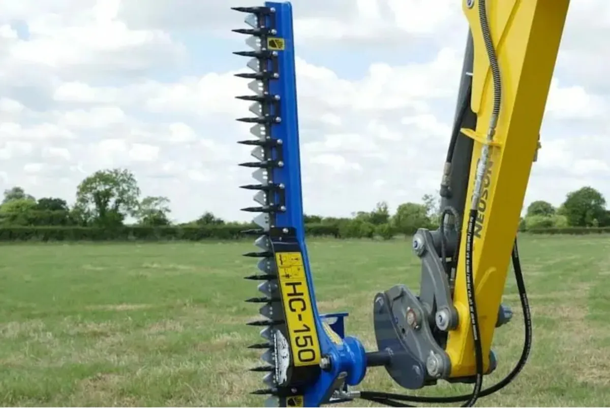 Slanetrac HC150 Hedge Cutter - Image 1