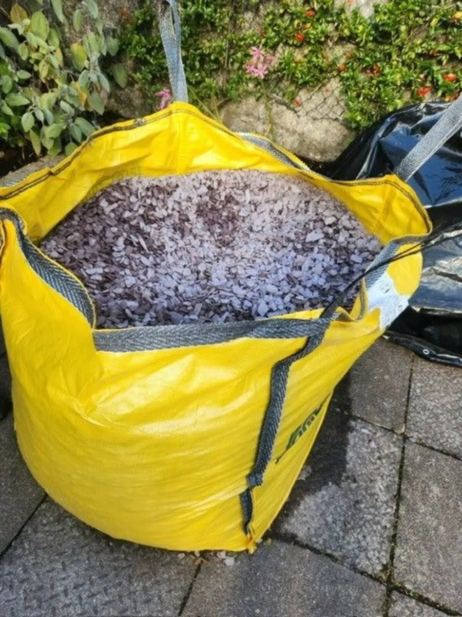 20mm plum Gravel - 1 tonne bag - Image 1