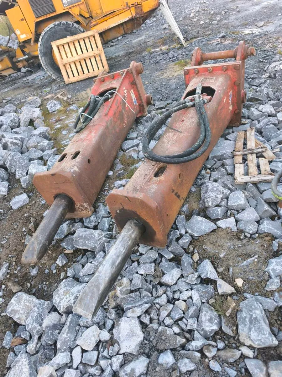 40 ton breakers - Image 1