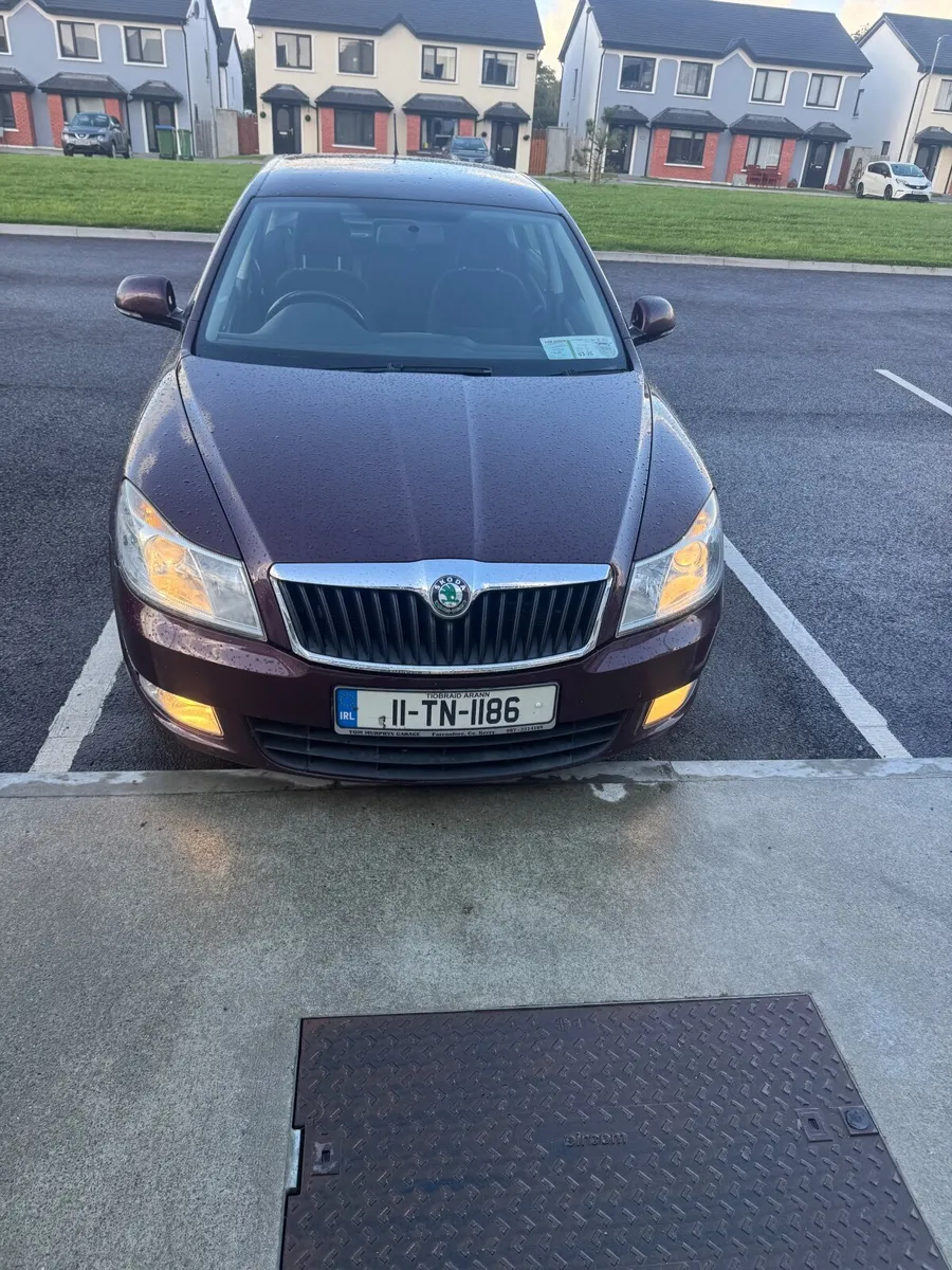 Skoda Octavia 2011 whit nct and tax - Image 1