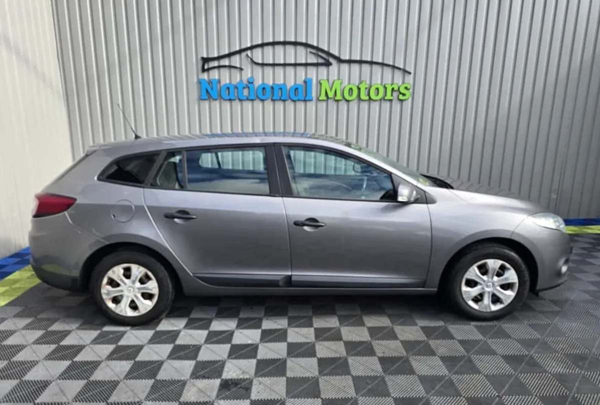 2011 Renault Megane 1.5 ROYALE DCI 90 ECO2 - Image 2