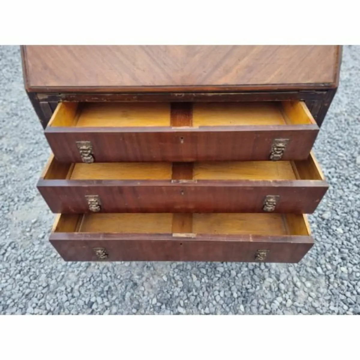 Carved Oak Hall Chair – KAS369 - Image 1