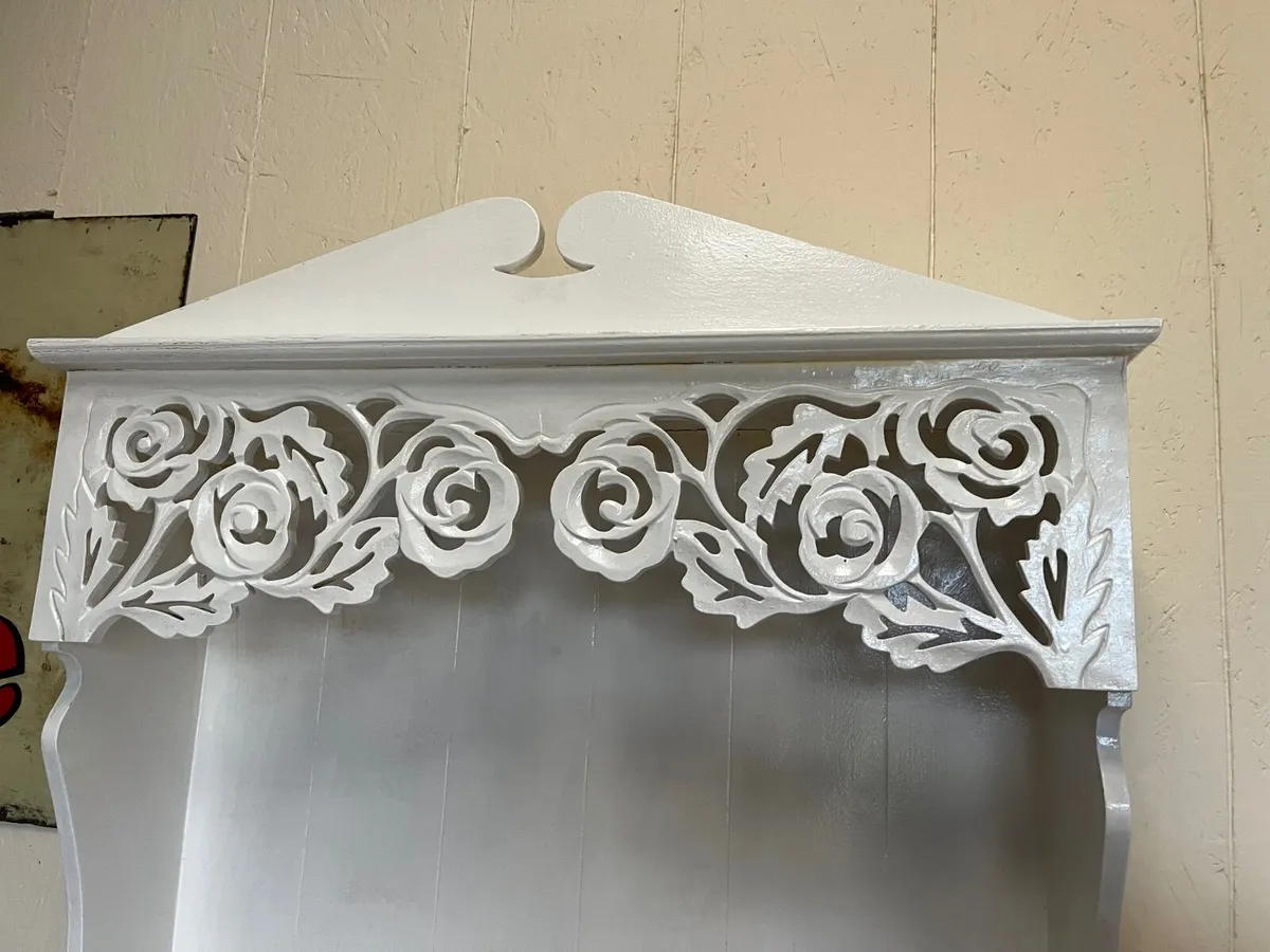 White shelf unit - Image 4