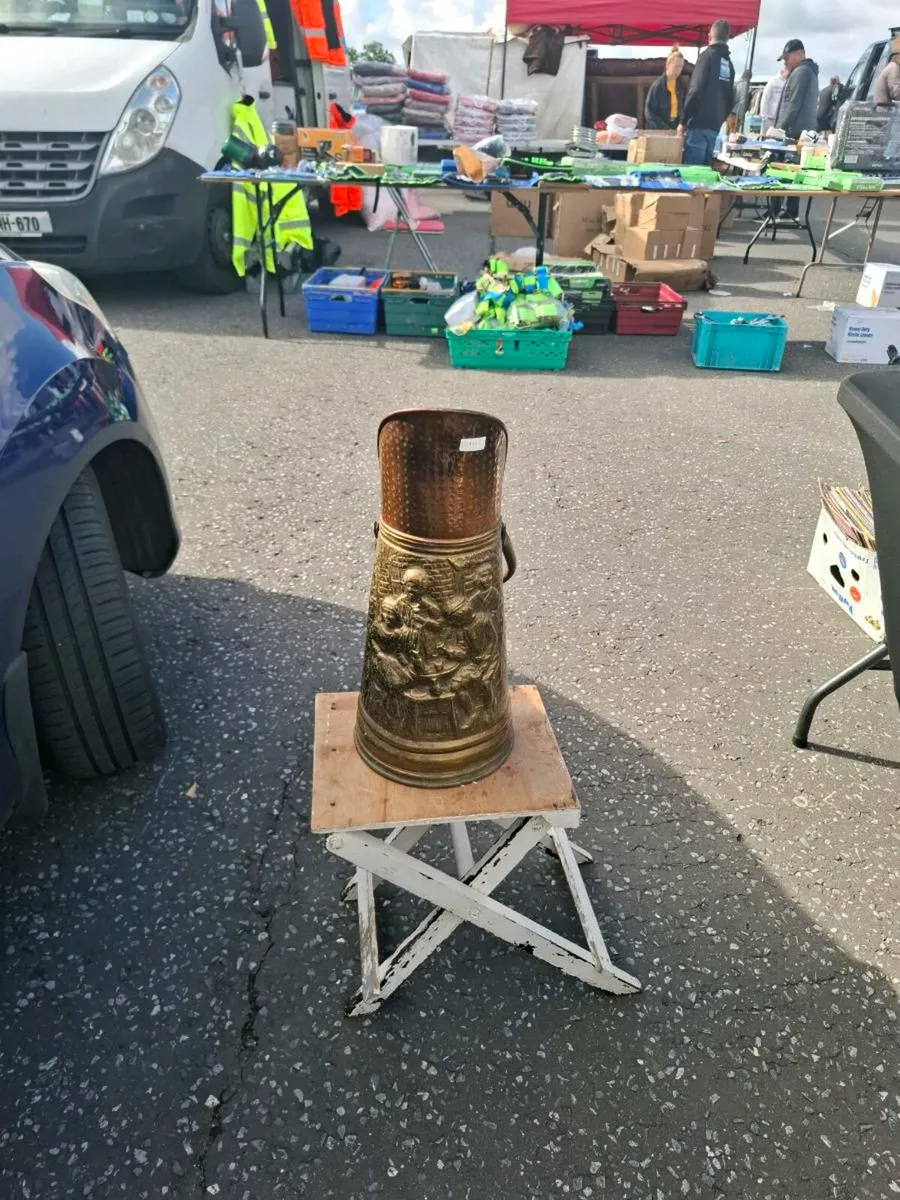 Copper and brass coal bucket postage possible - Image 1
