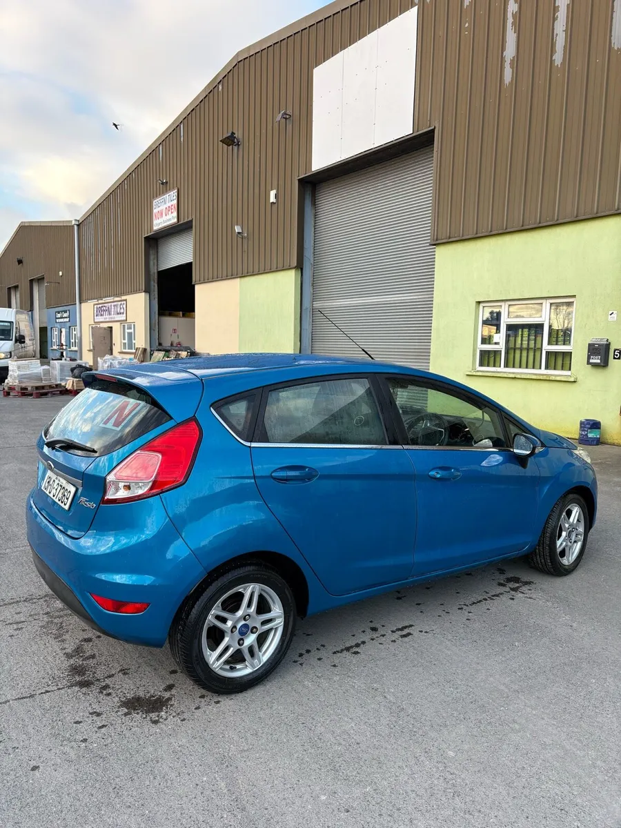 2013 Ford Fiesta - Image 2