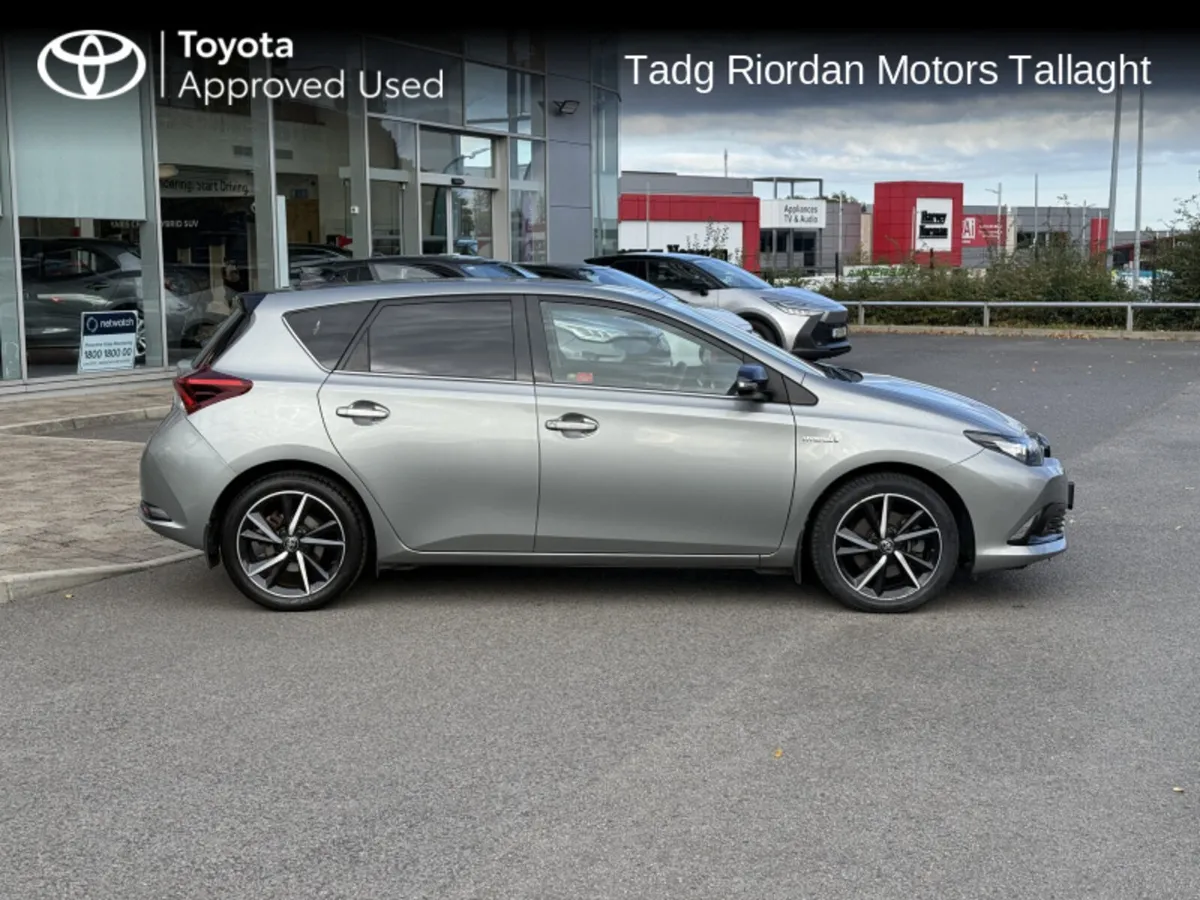 Toyota Auris HYBRID LUNA SPORT - Image 3