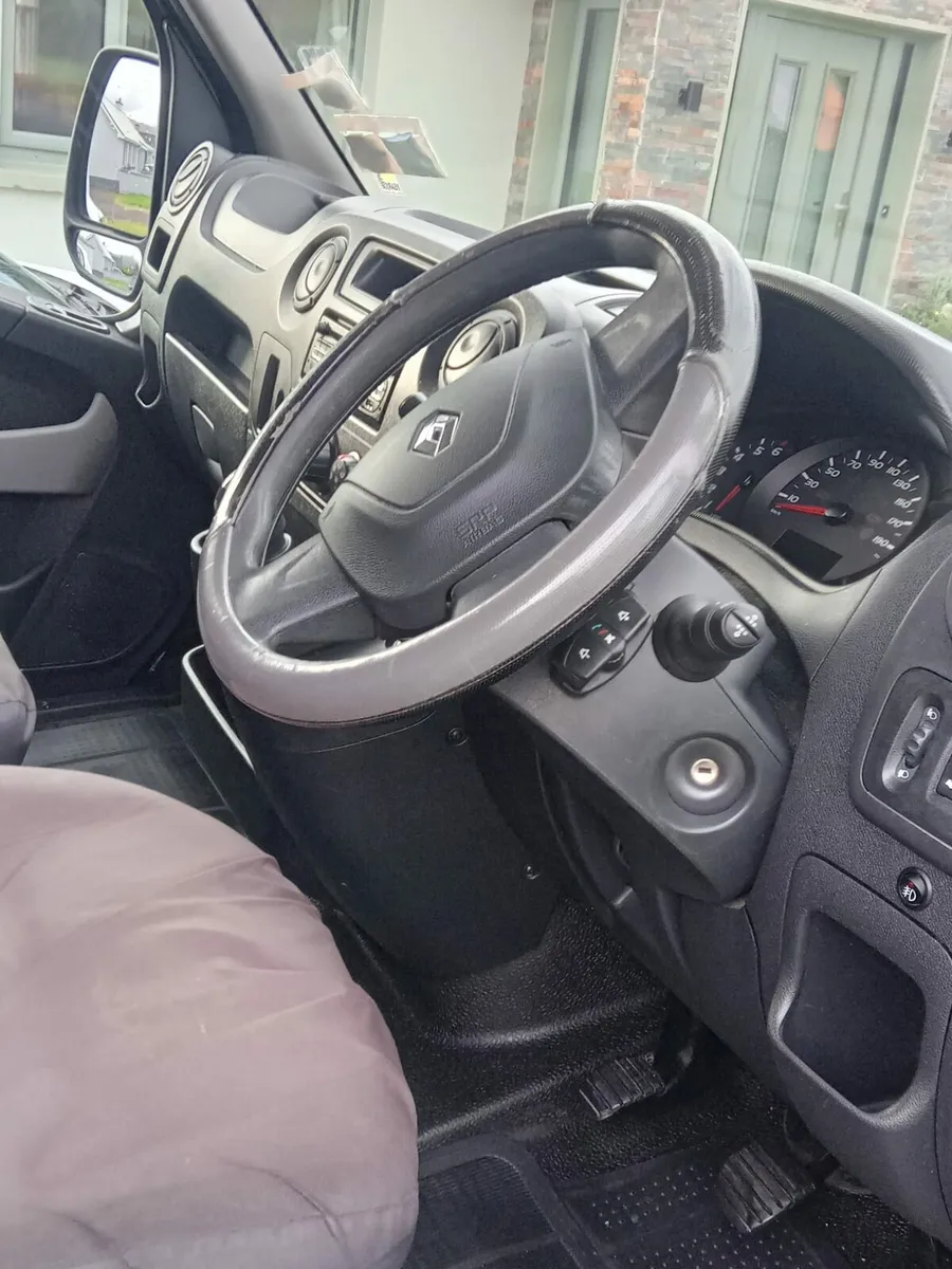 Renault master van - Image 4