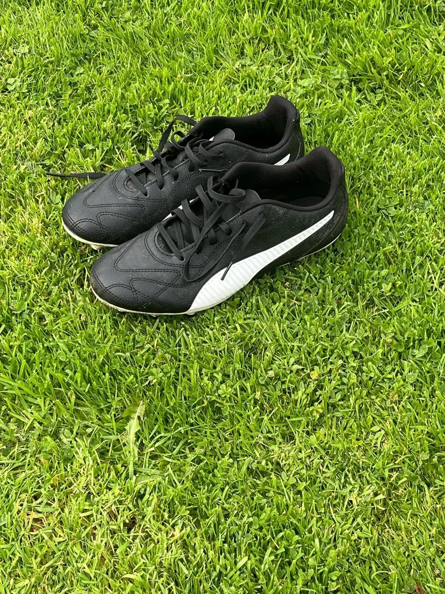 Puma Football boots size 7.5 - Image 1