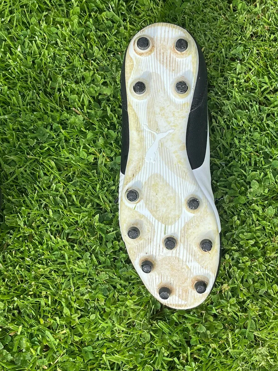 Puma Football boots size 7.5 - Image 3