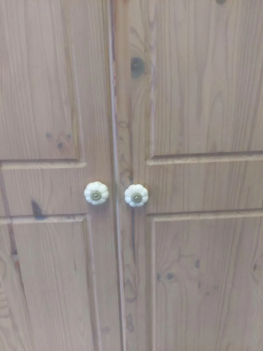 Solid pine double wardrobe - Image 3