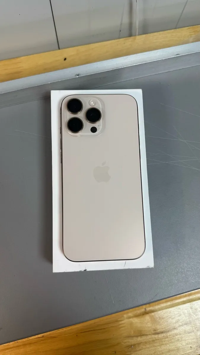 iPhone 16 Pro Max - Image 2