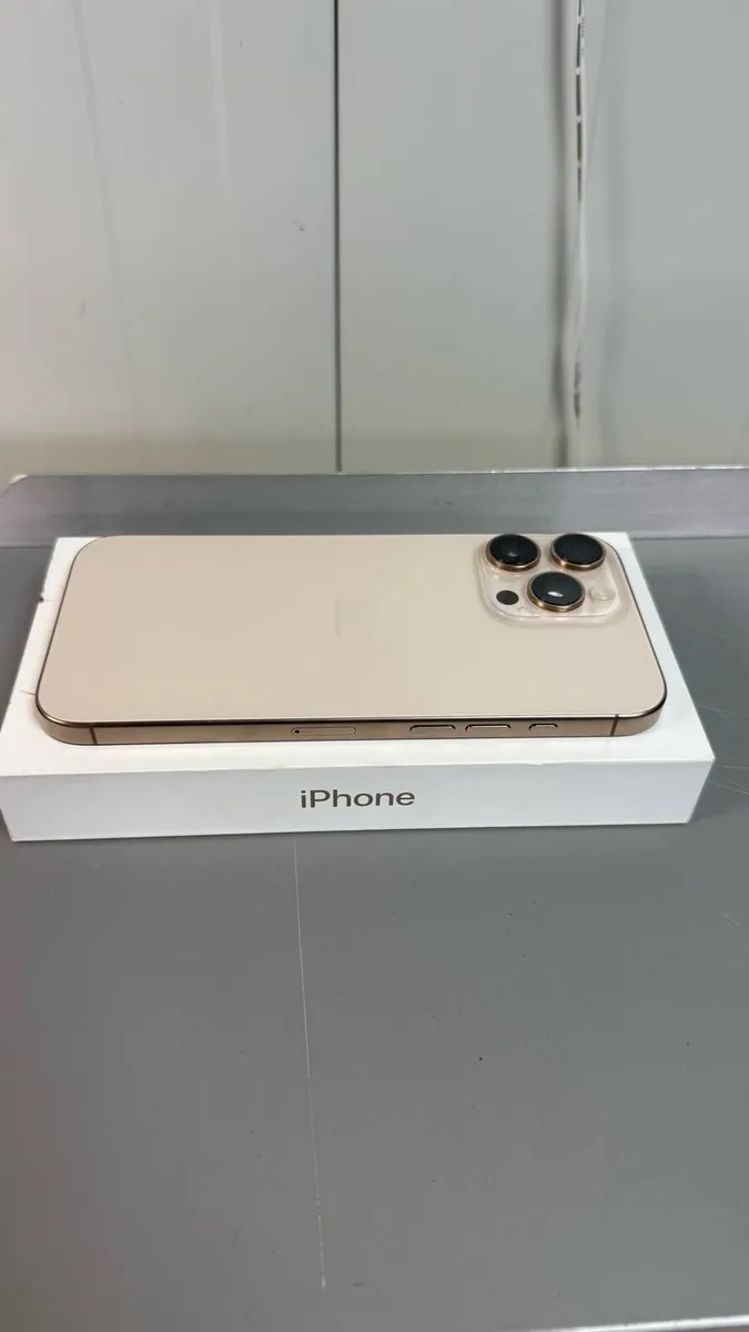 iPhone 16 Pro Max - Image 3