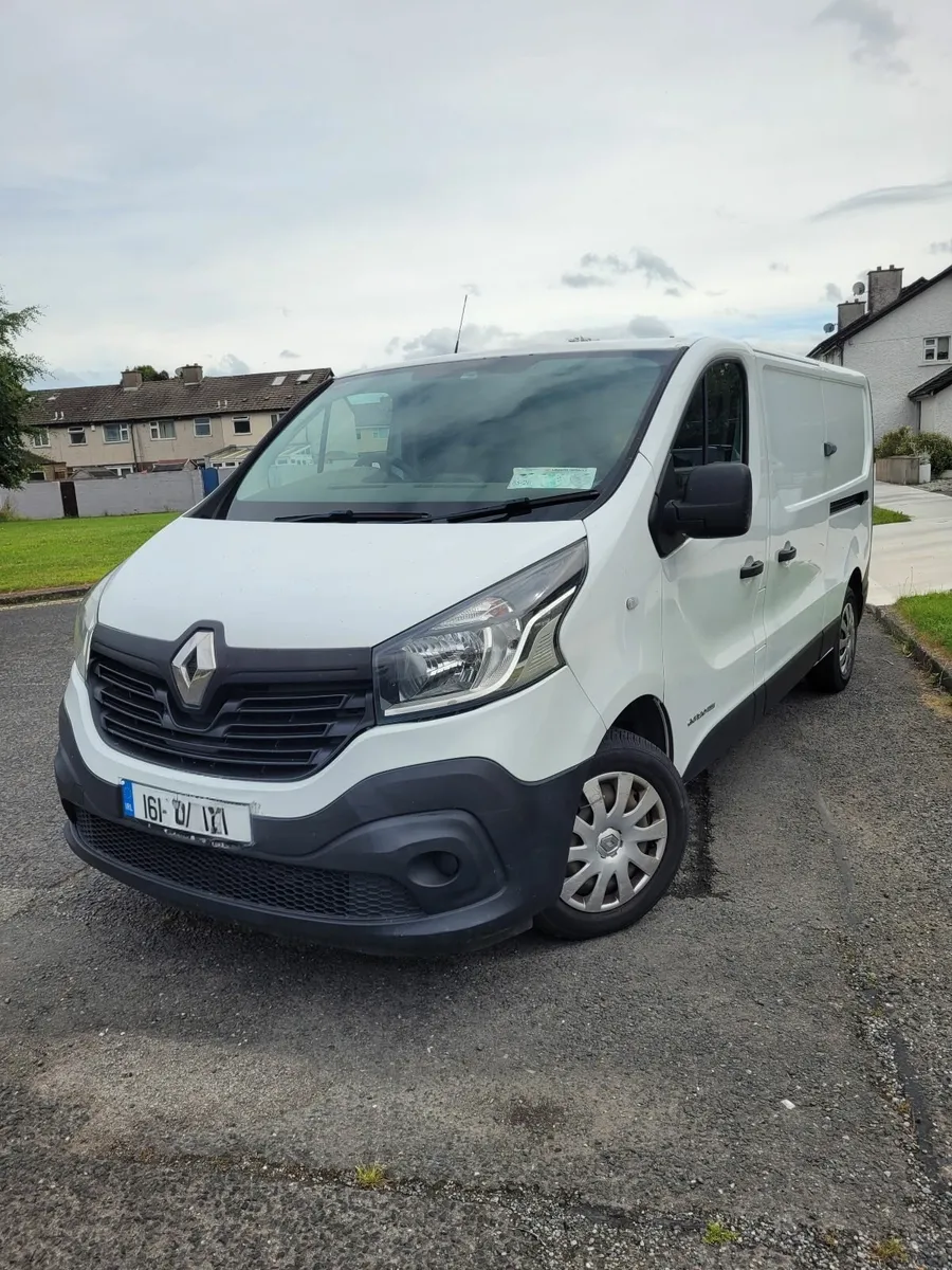 Renault Trafic 2016 - Image 2
