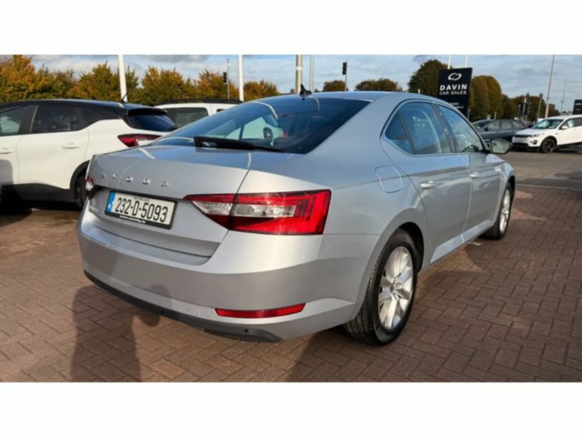 Skoda Superb AMB 2.0tdi 150HP 5DR - Image 4