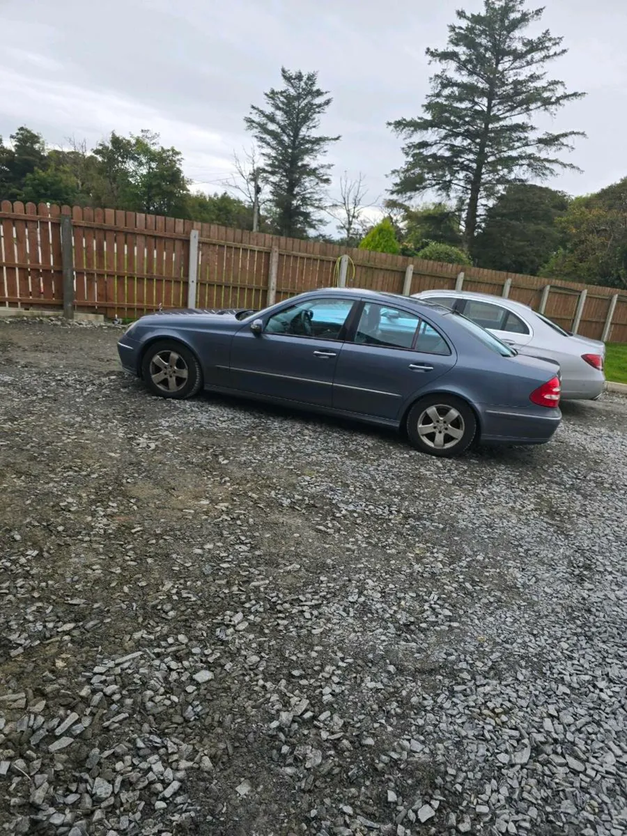 Mercedes benz E class saloon - Image 3